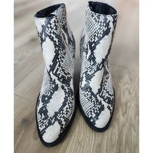 Madden Girl Womens 7M Snakeskin Ankle Boots White Black Western Block Heel